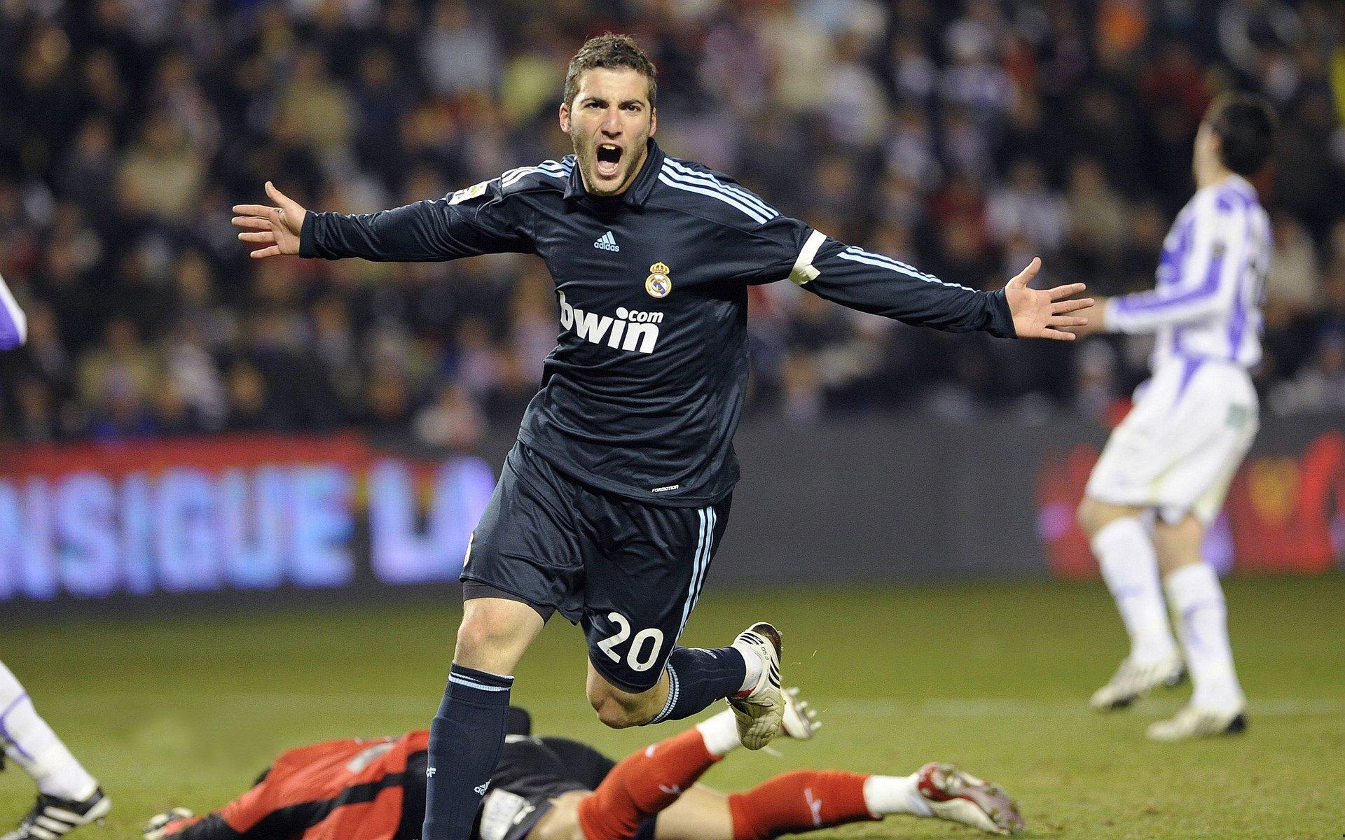 凯恩60场德甲狂轰60球!刷新历史纪录 超越哈兰德成效率之王